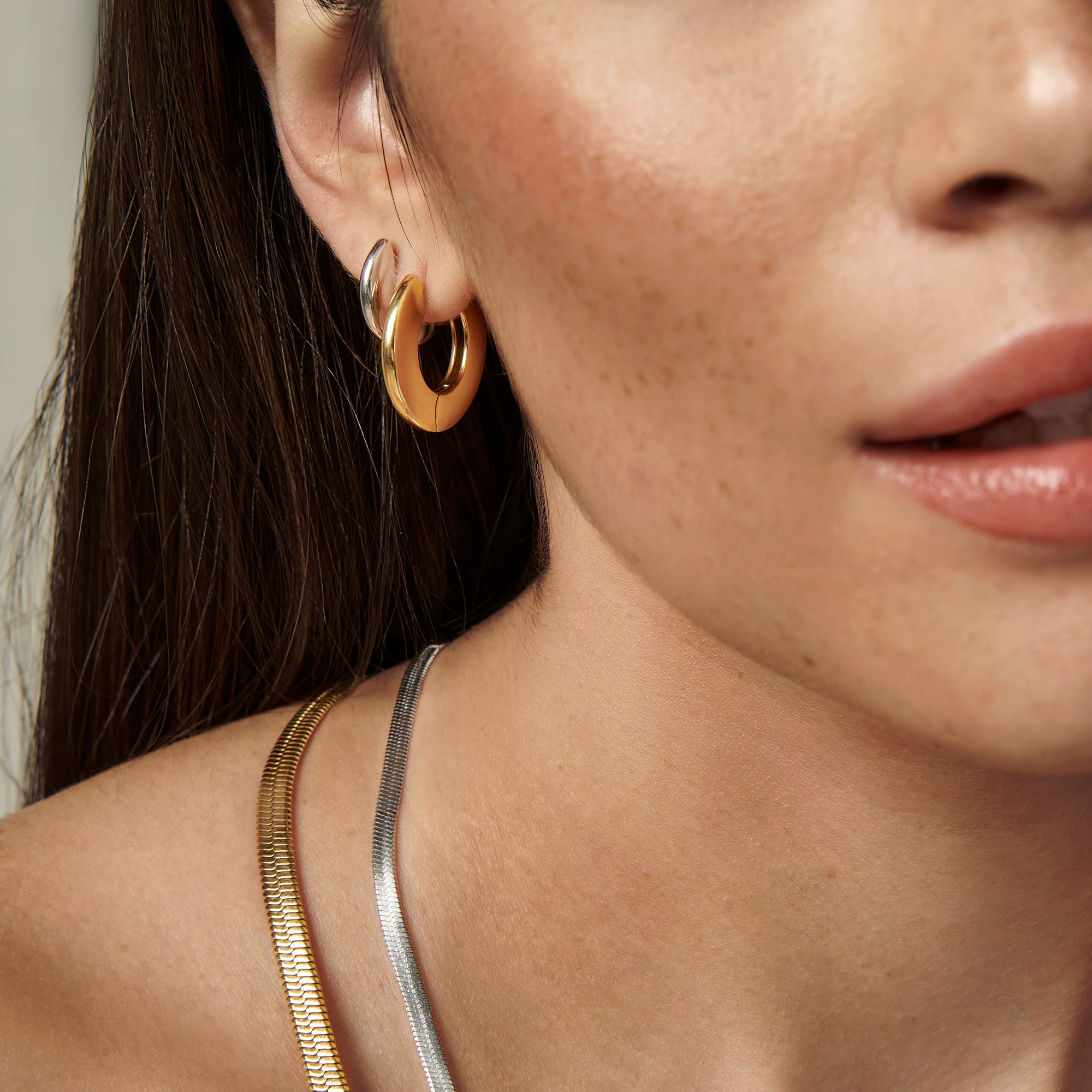 Stainless steel 2 sizes flat disc huggie earrings boucles d_oreilles 2 grosseurs anneau plat acier inoxydable argent silver or gold MIAJWL