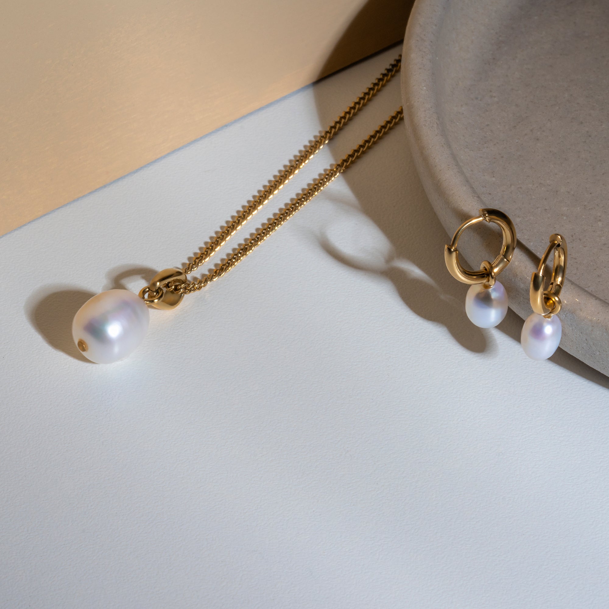 Boucles dormeuses perles Sally