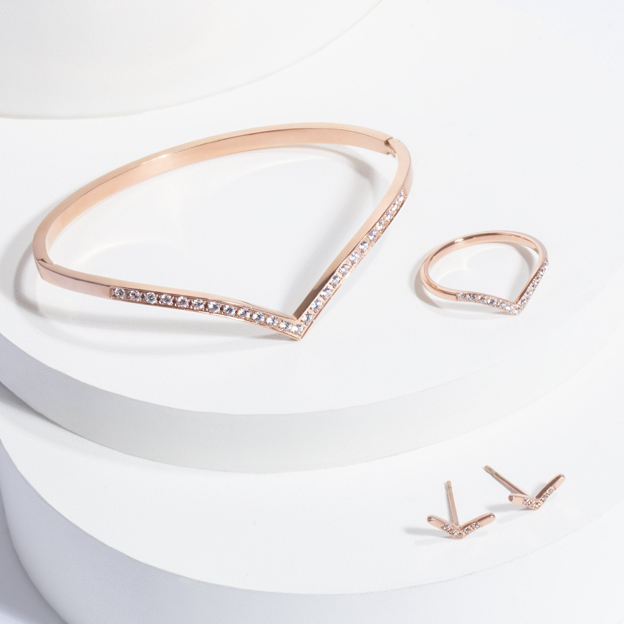stainless-steel-small-v-shape-ring-T419R002AR-MIA