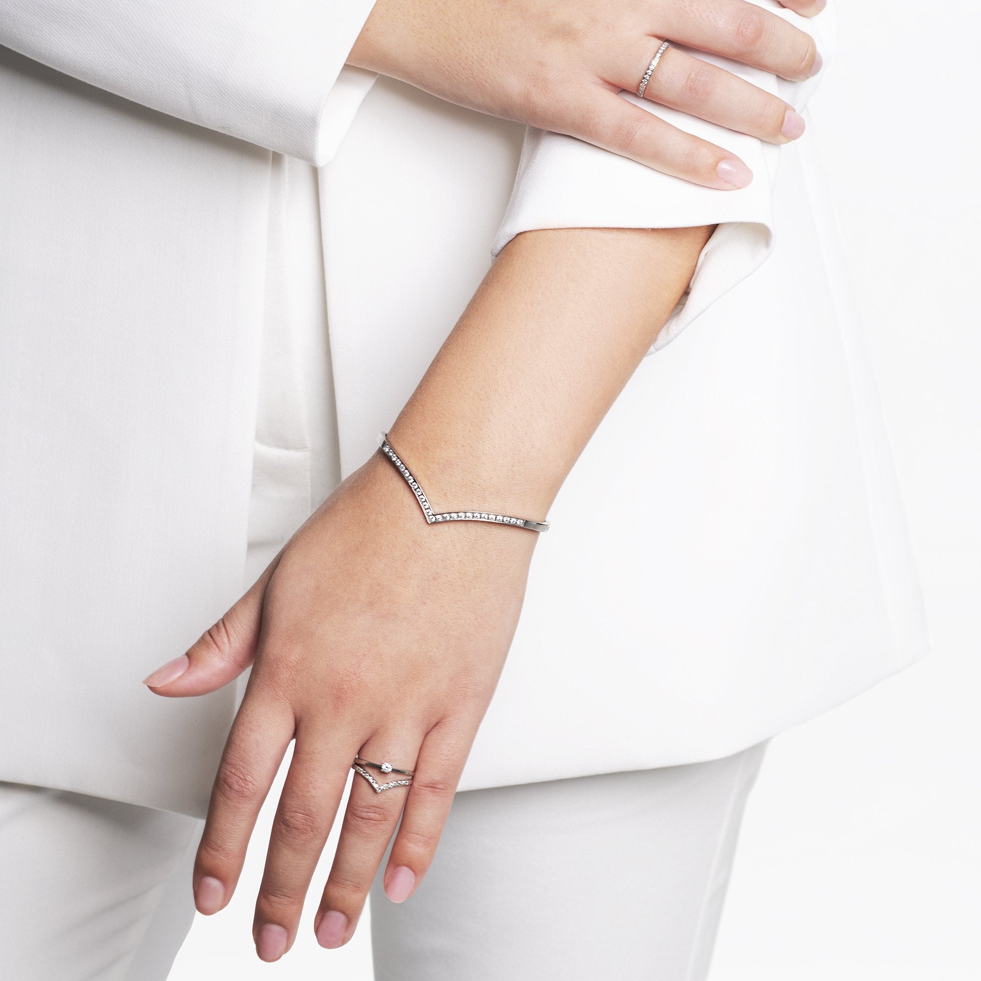 gold-stainless-steel-small-v-shape-ring-T419R002DO-MIA